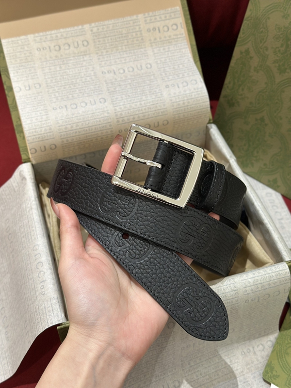 スーパーコピーグッチベルト角部分ディテール